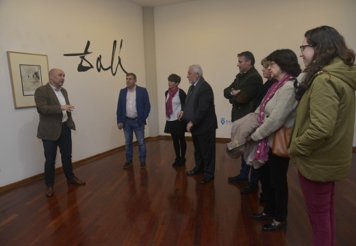 A colección ao completo dos Caprichos de Goya de Dalí exhíbese no Museo de Artes